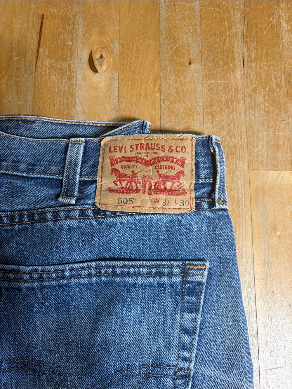 Levi's Men's 505 regular fit jeans - Picture 4 of 10